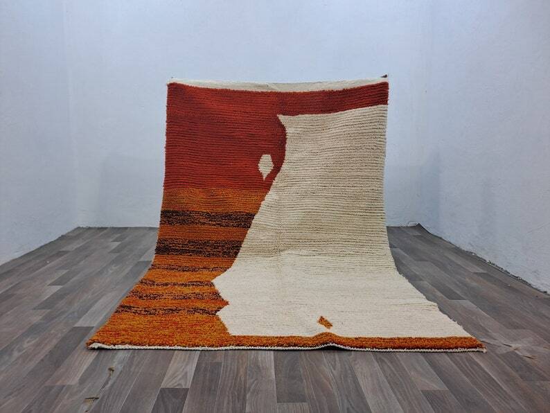 Traditional handmade Moroccan rug, size 150 x 260 cm