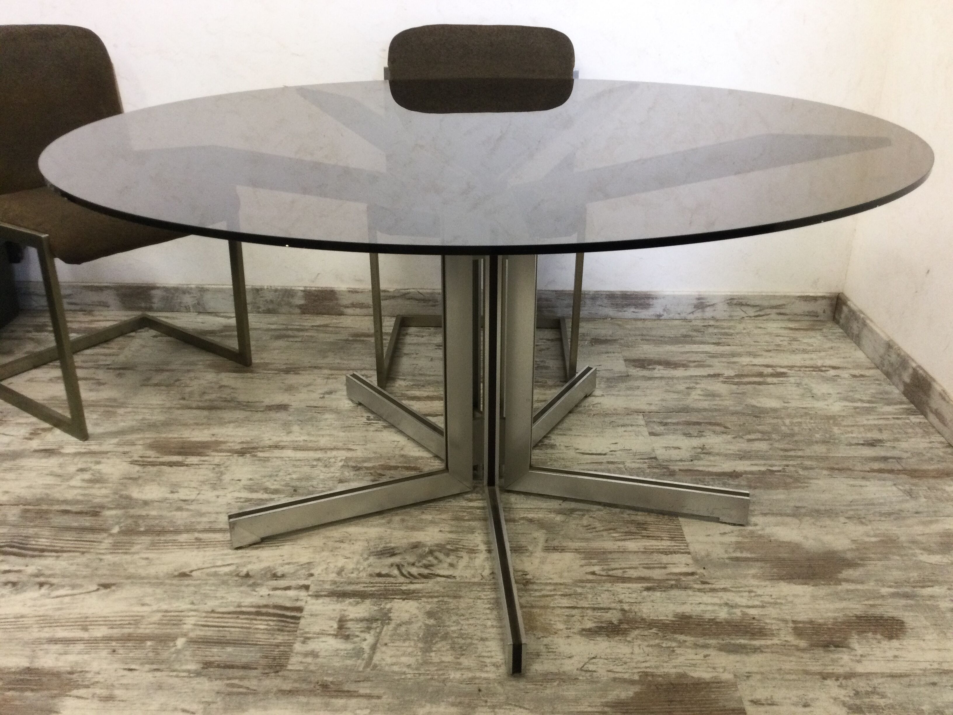 Design table year 70