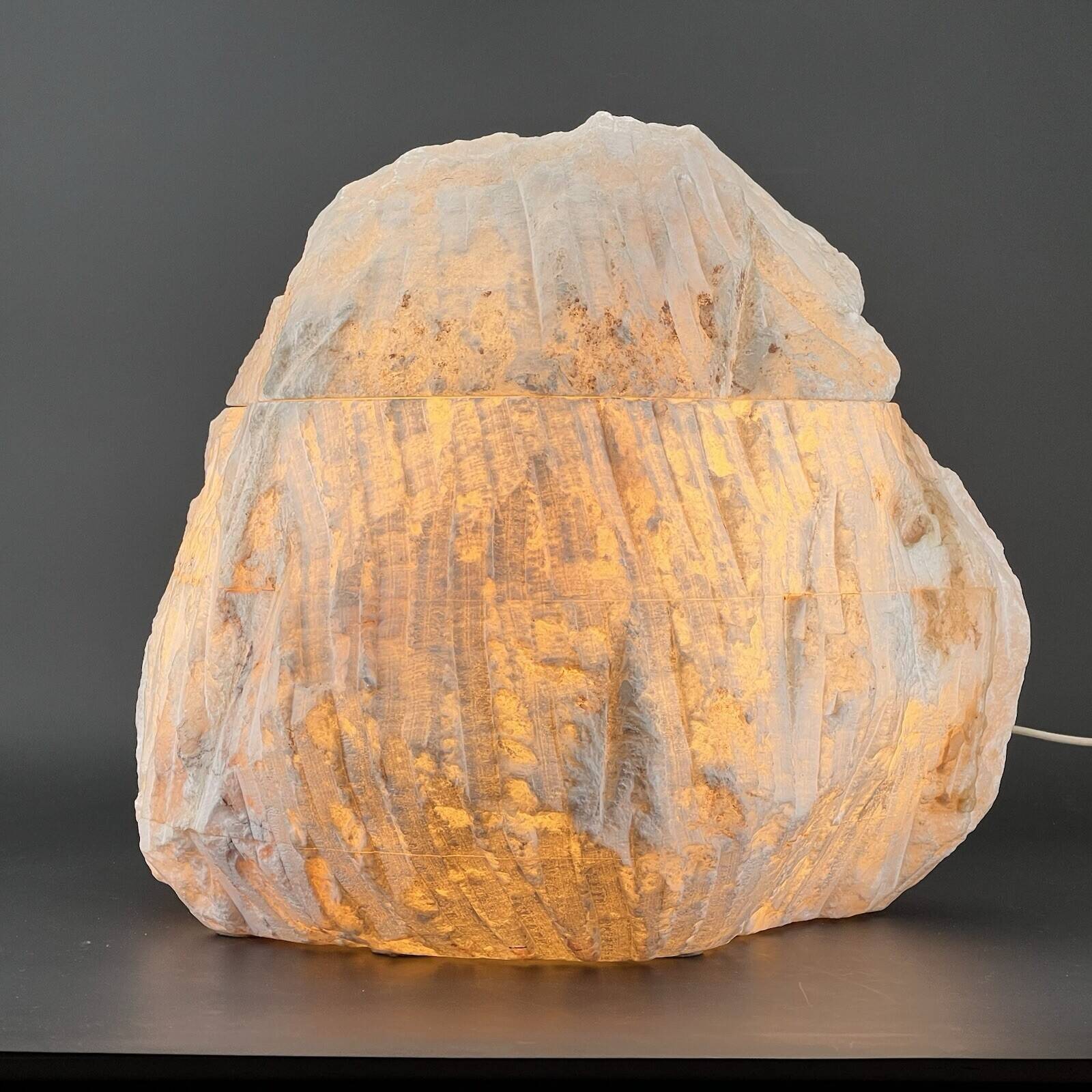 Large brutalist table lamp - alabaster - 1970s - vintage - made in Italy