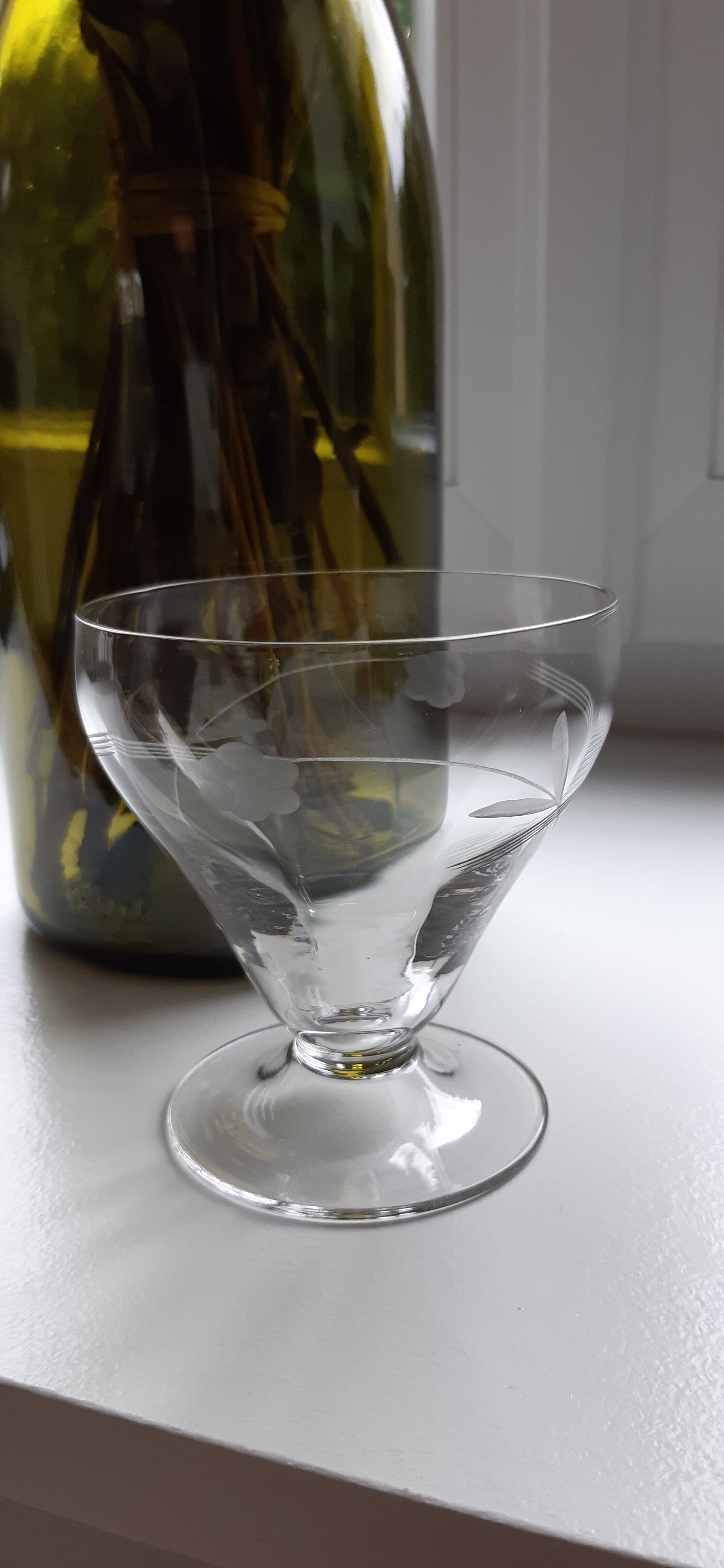 Set of 6 crystal water glasses engraved 50s