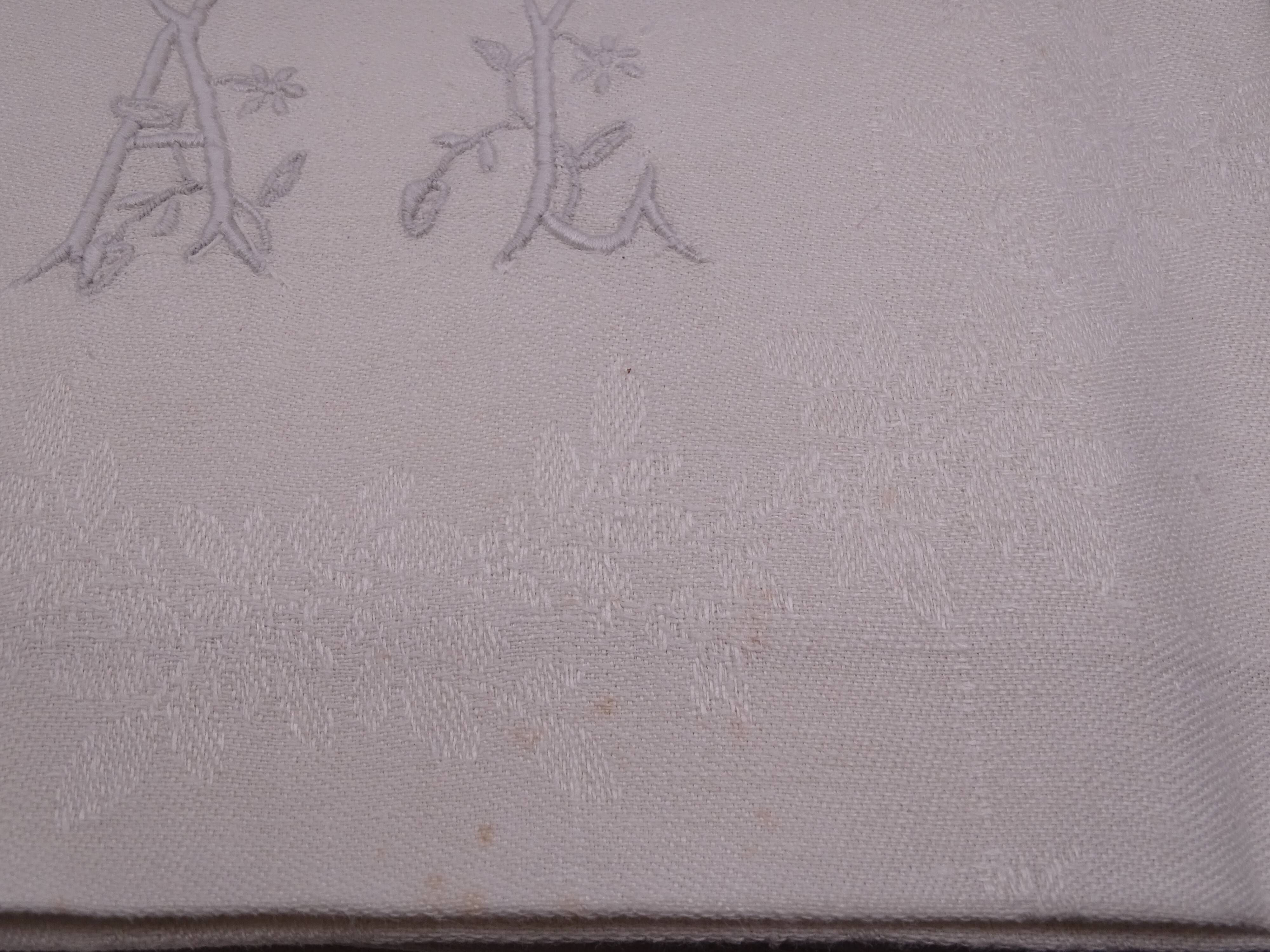 12 monogrammed cotton pad towels AL - Circa 1900