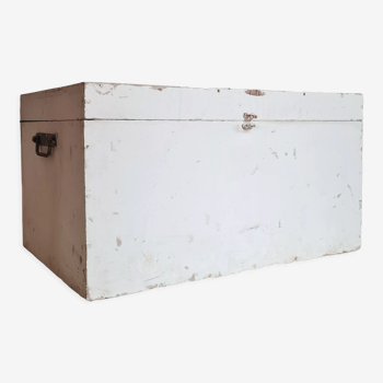 Trunk or wooden chest white patina