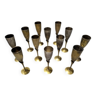 Lot de 12 authentiques anciennes flûtes à Champagne Vintage