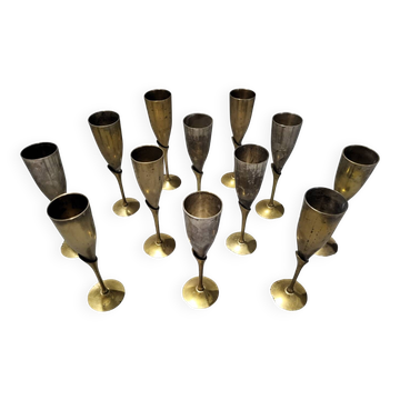 Lot de 12 authentiques anciennes flûtes à Champagne Vintage