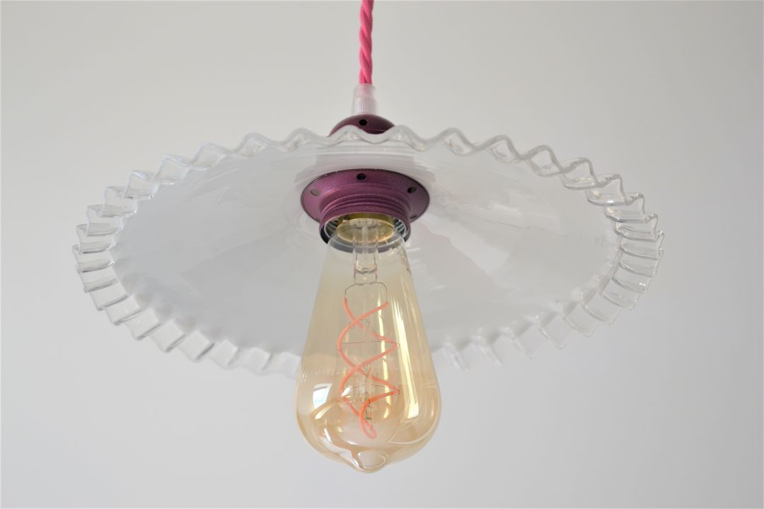 Pleated opaline suspension, pink cord