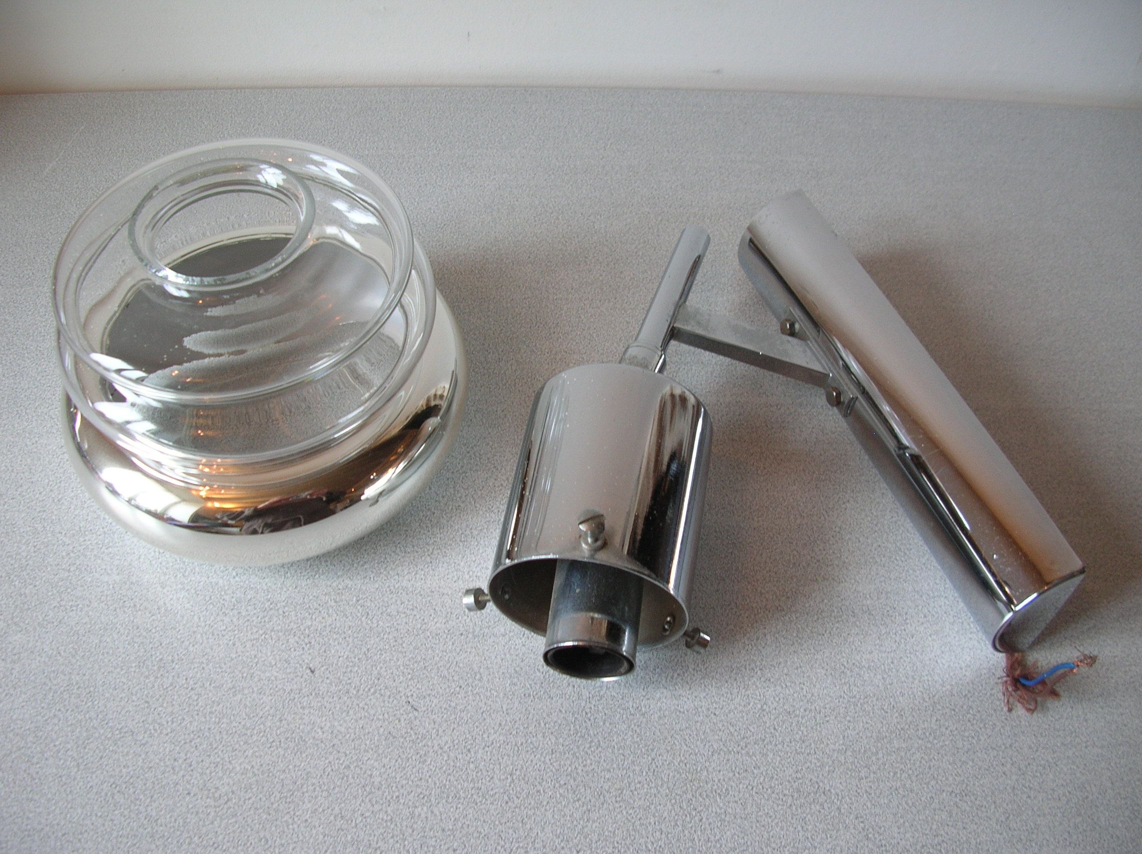Old articulated wall lamp office in chrome metal lampshade mercurized