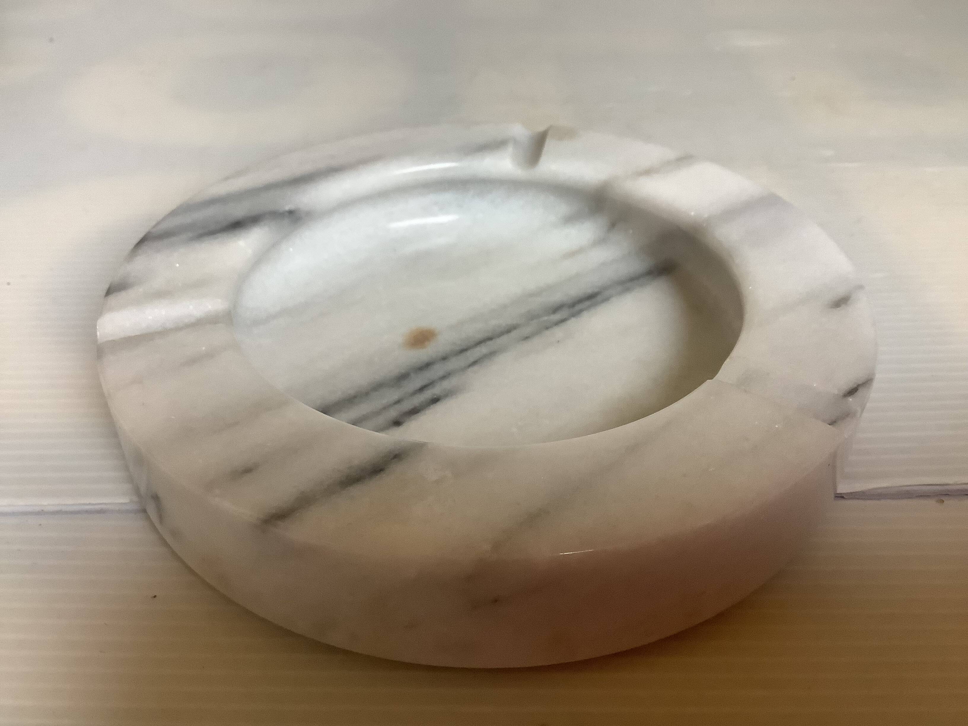 Cendrier vide poche marbre gris blanc