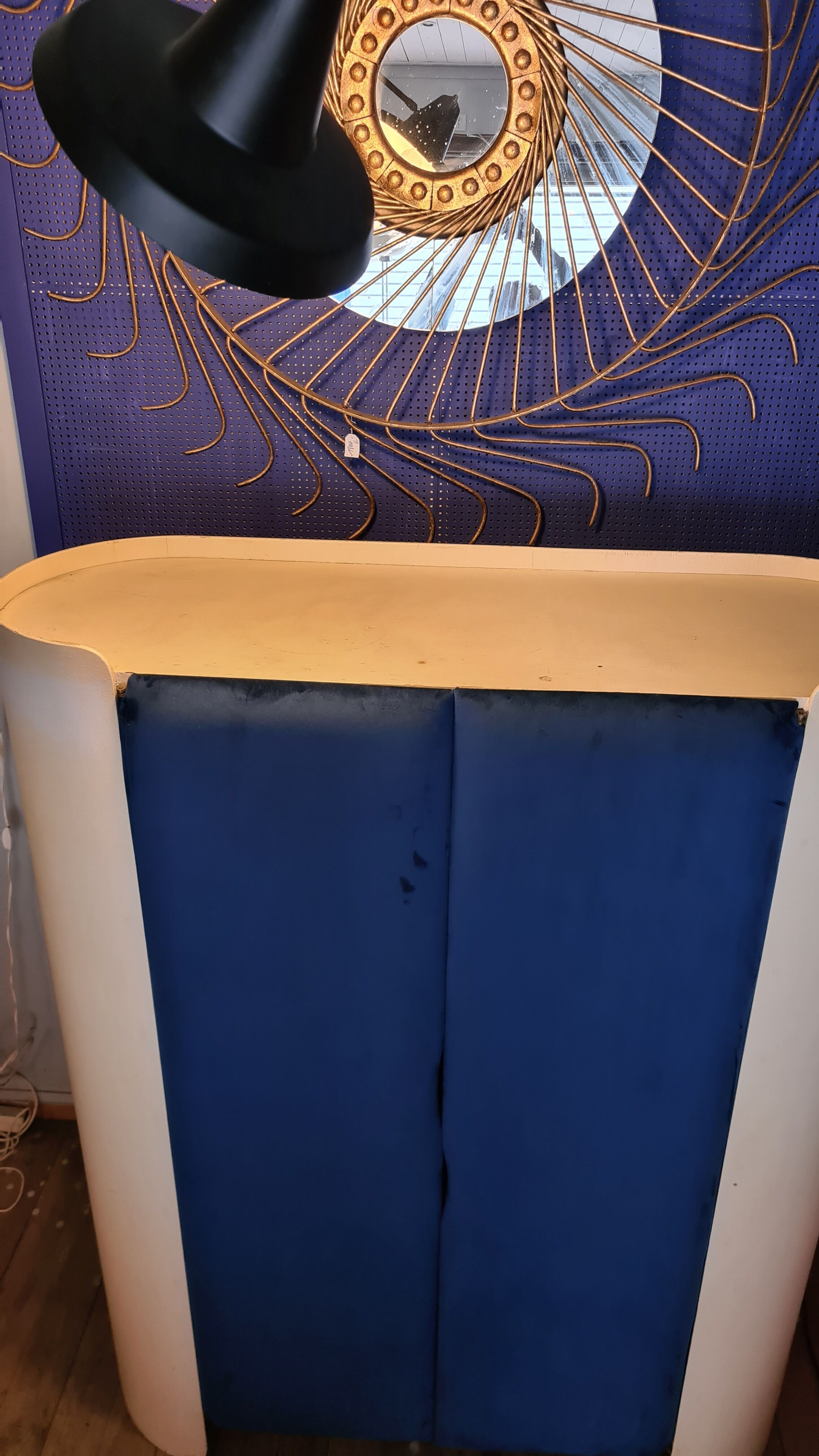 Armoire de jeune fille