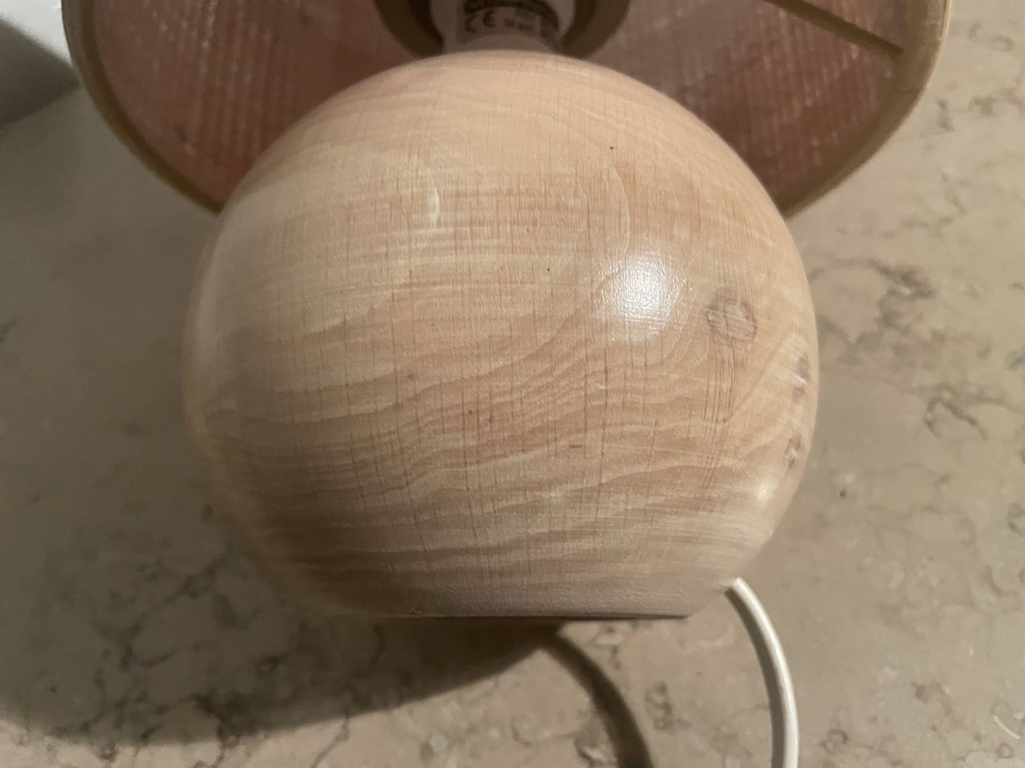 Lampe boule en bois
