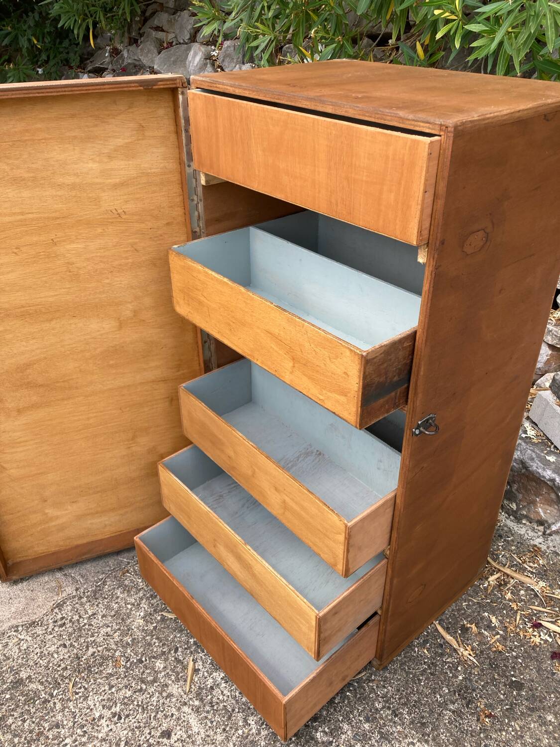 Vintage trunk/chest of drawers