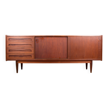 Danish teak sideboard 200 cm, model 31b, by Johannes Andersen 1960.