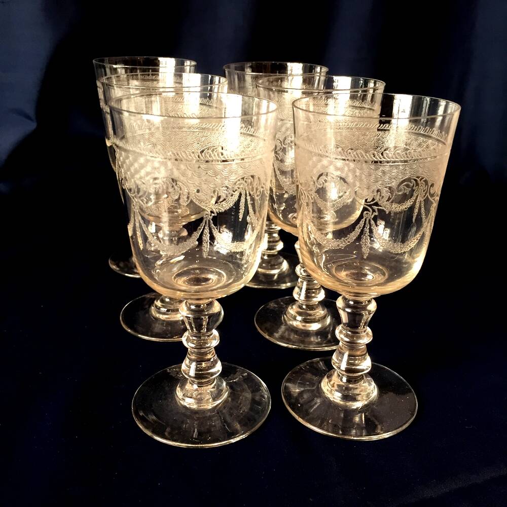 Suite of 6 cooked wine or port glasses in beautifully worked crystal tabletop art