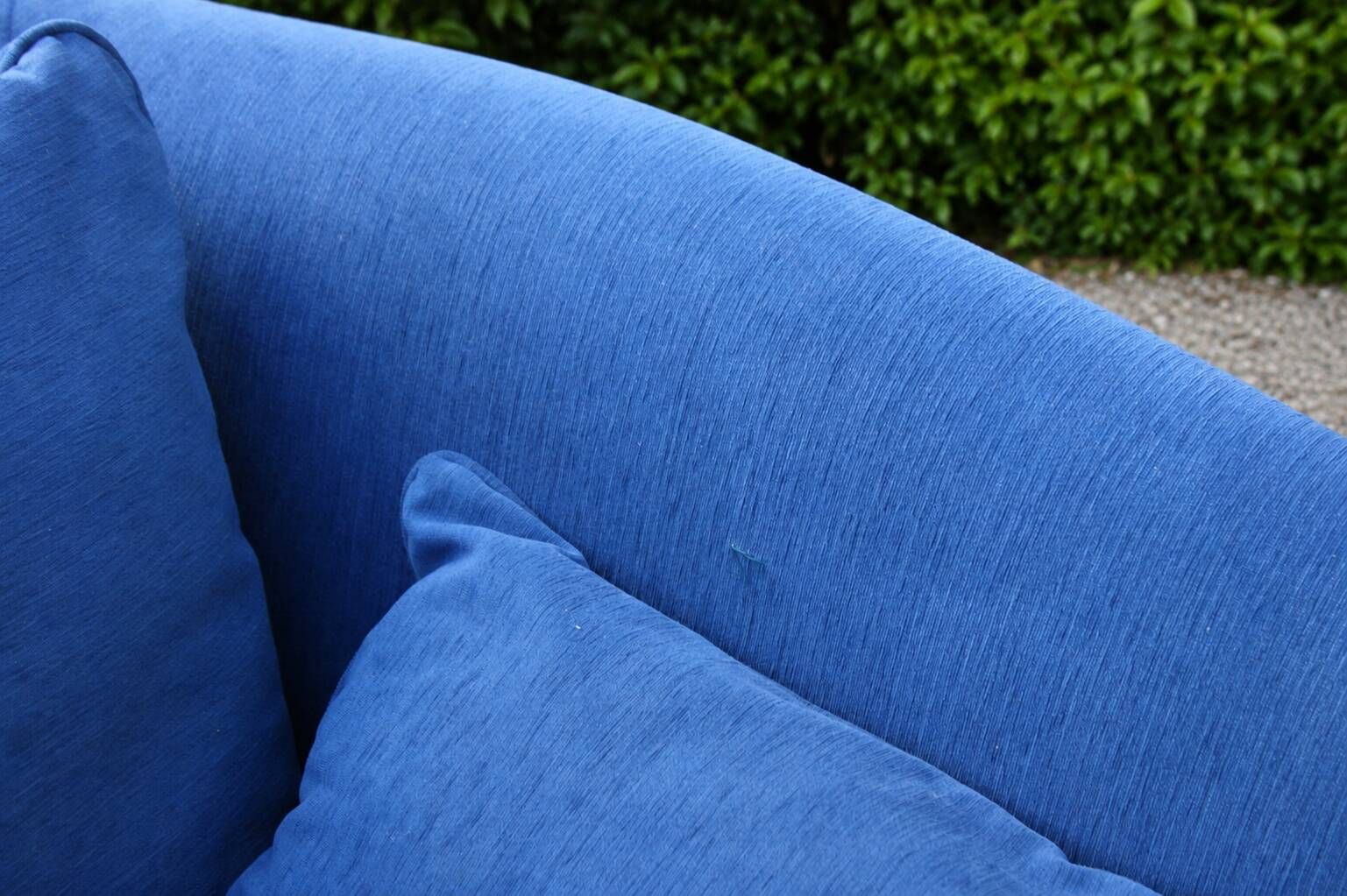 Grande méridienne vintage bleu cobalt en tissu et bois – chaise longue 190