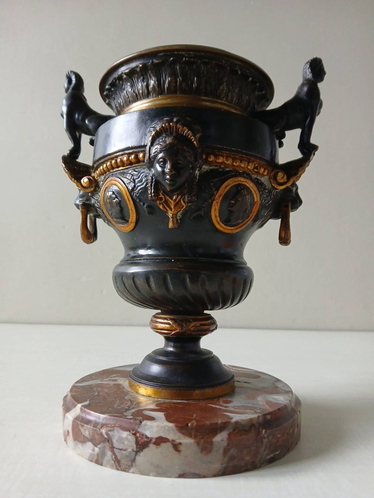 Ancient Médicis vase in gilded bronze with sphinxes – Napoleon III 19th century