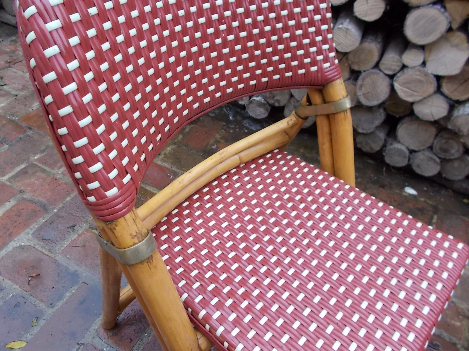 Rotating folding bistro chair