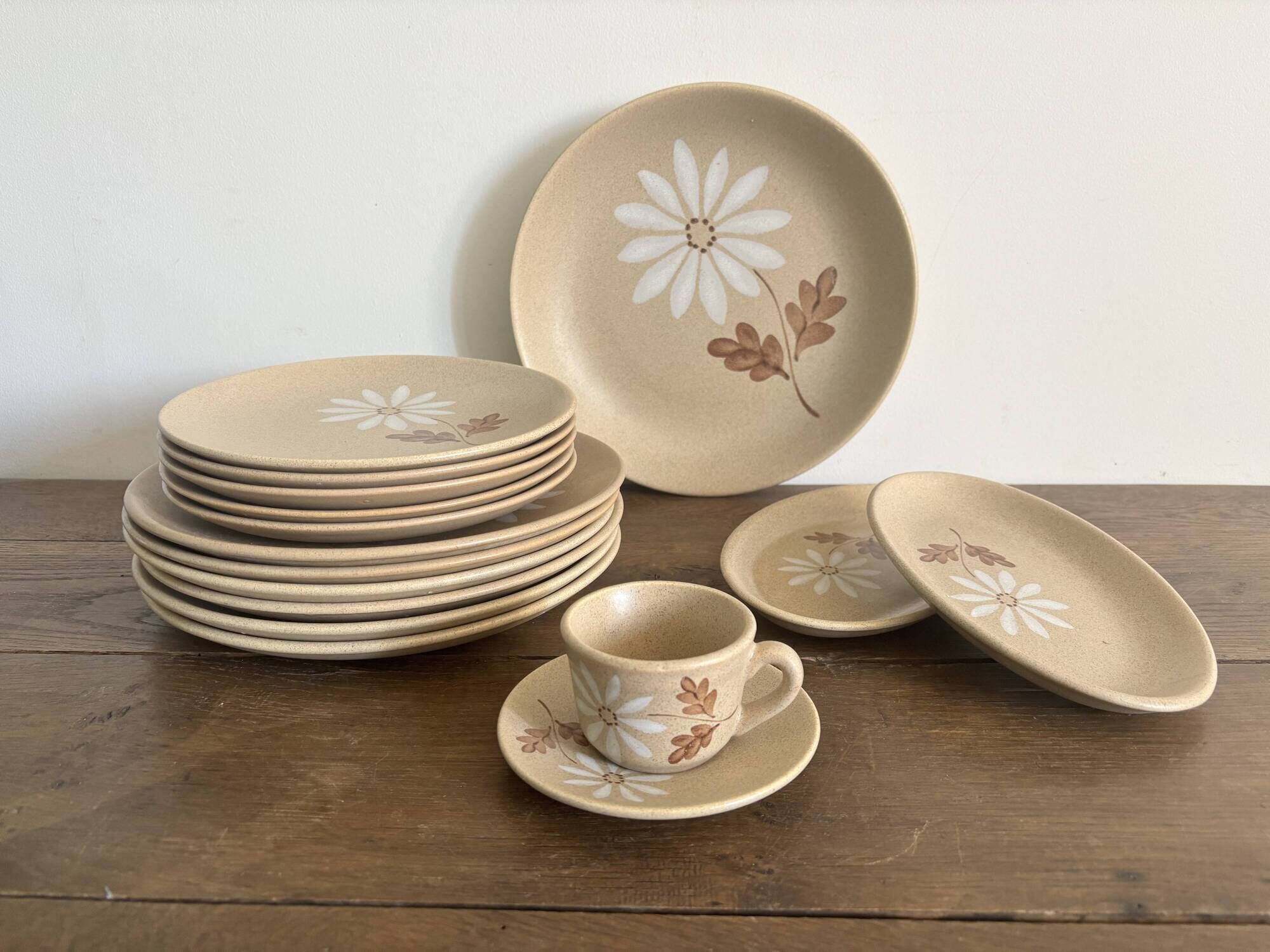 Vintage Autumn tableware from Saint-Amand – 16 pieces