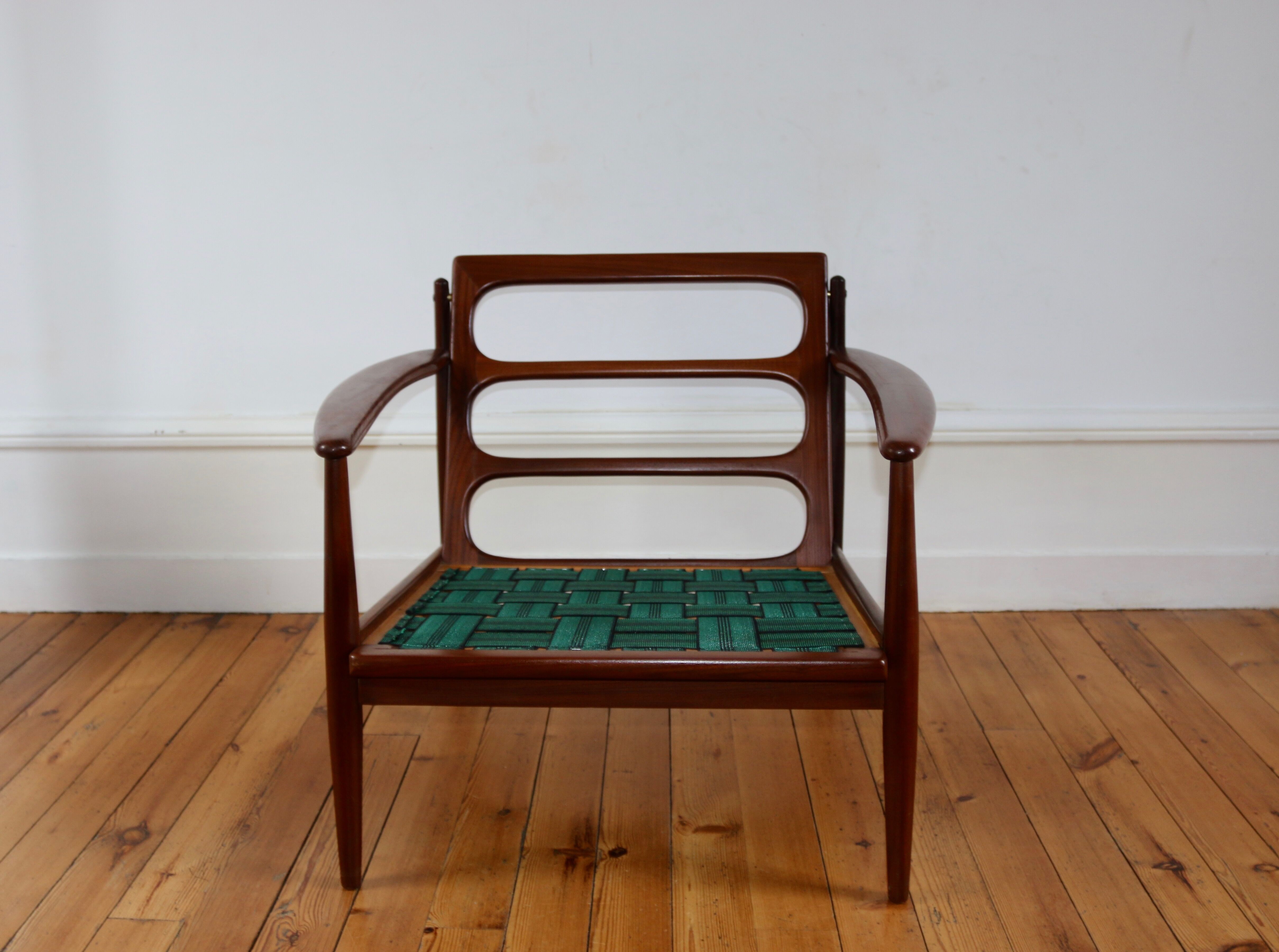 Scandinavian armchair 60