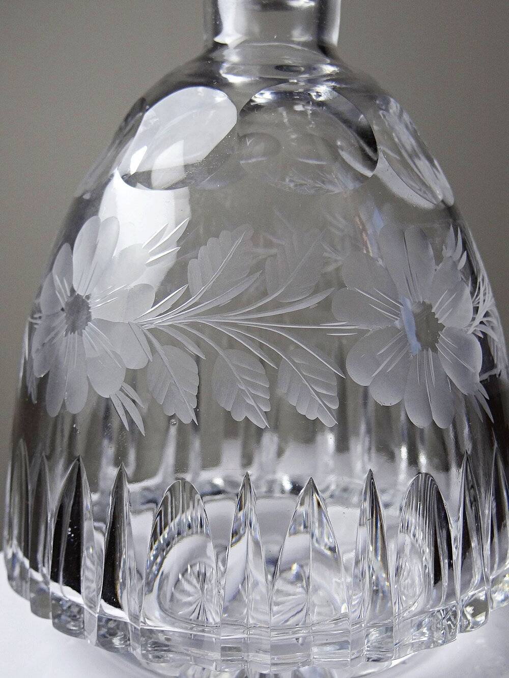 Antique cut and engraved crystal carafe with floral decoration, Bohemia, 19th-20th century.