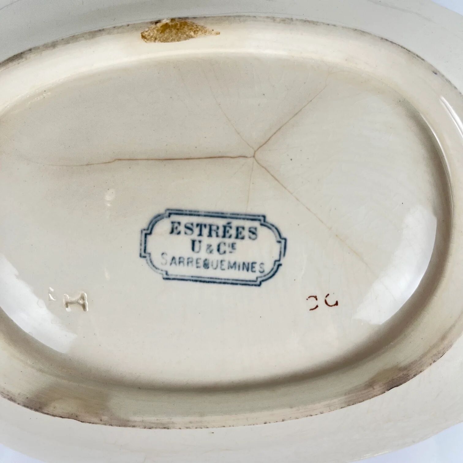 Plate model "Estrées", by U&C Sarreguemines, blue, 1900