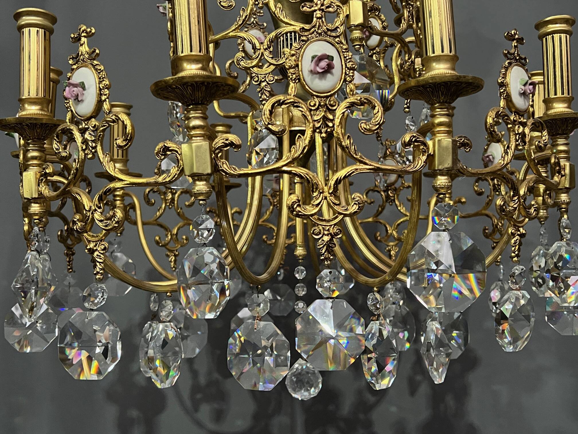Chandelier with ceramic medallions and Swarovski crystals with 15 light points