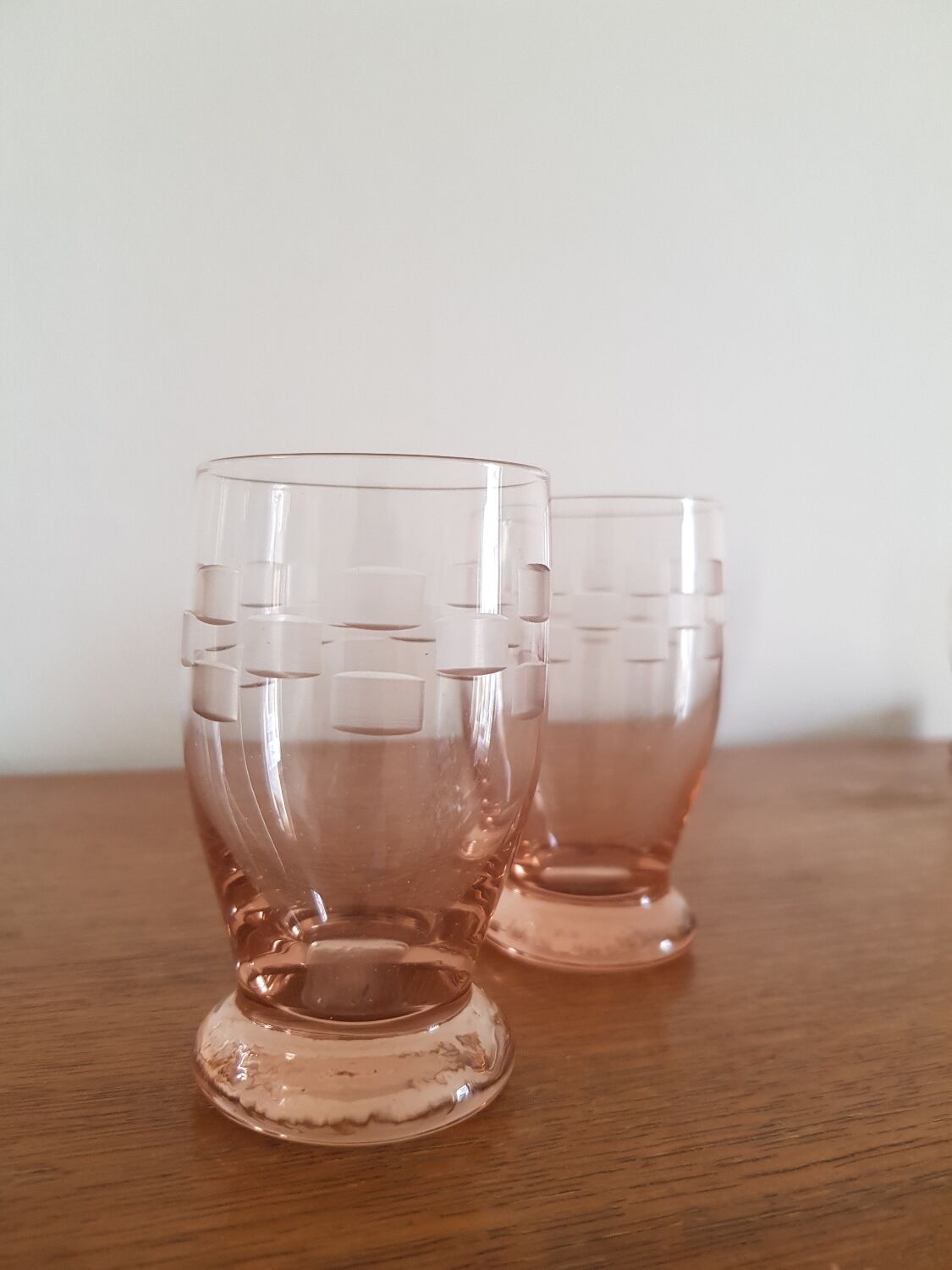 Set of 5 pink glasses