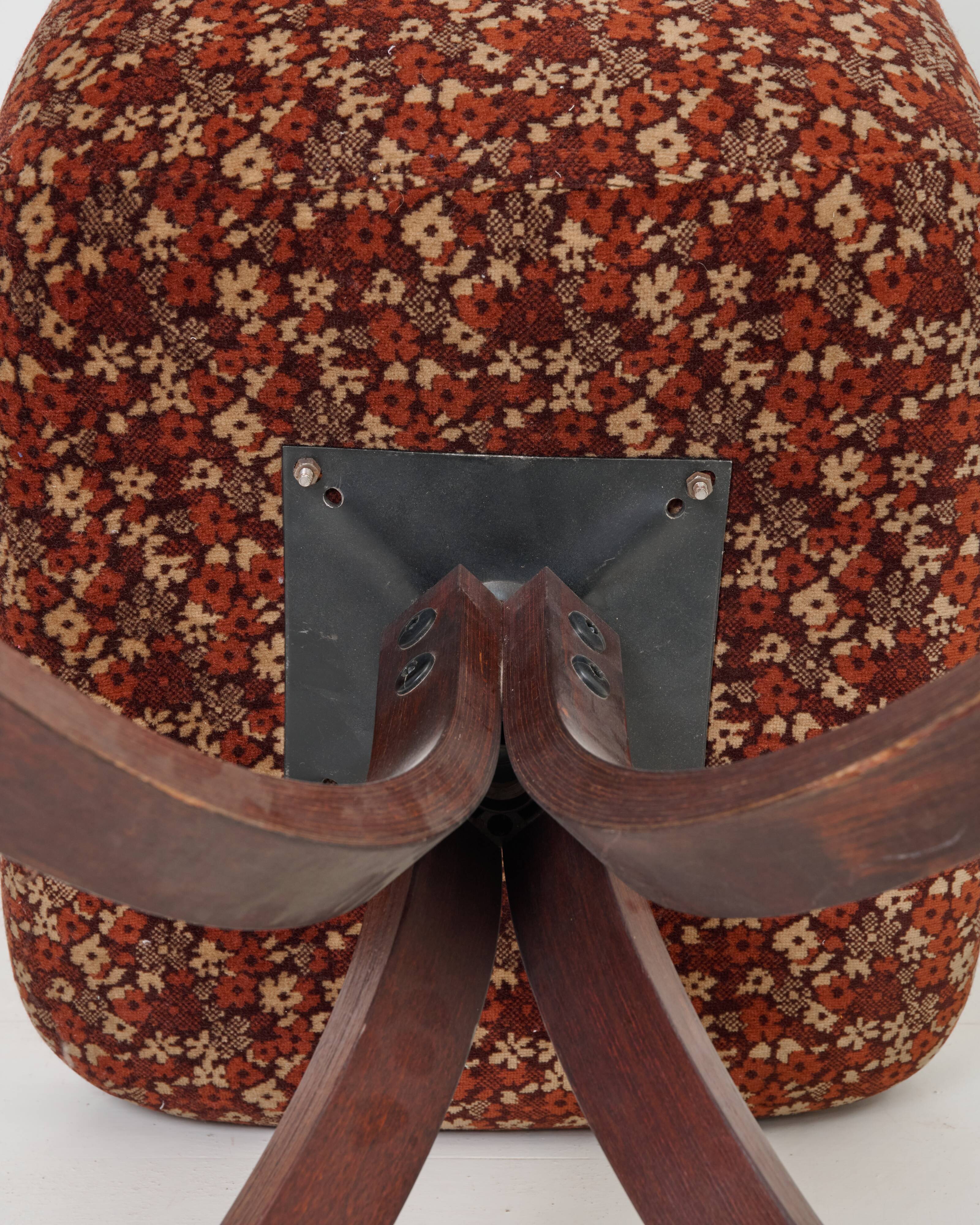 4 chaises en velours marron, 1970
