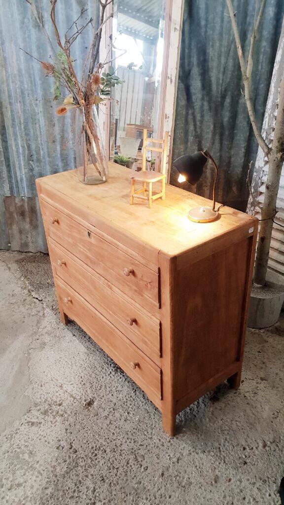 Vintage chest of drawers