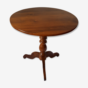 Round table in Walnut XIX