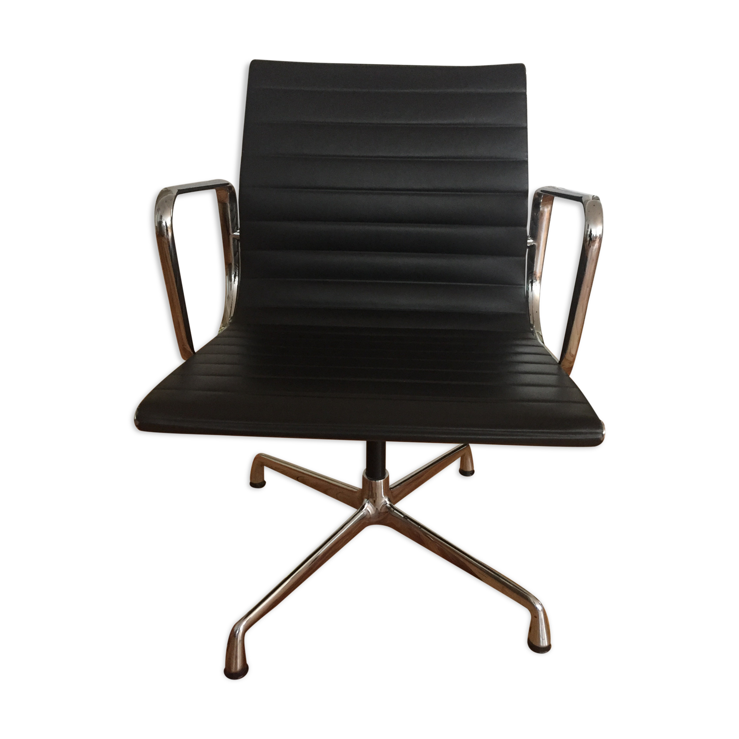EA 108 armchair by Charles & Ray Eames