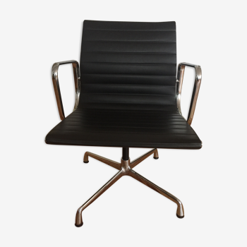 EA 108 armchair by Charles & Ray Eames