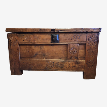 Popular art chest XVIIIth century Haute-Alpes