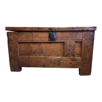 Popular art chest XVIIIth century Haute-Alpes