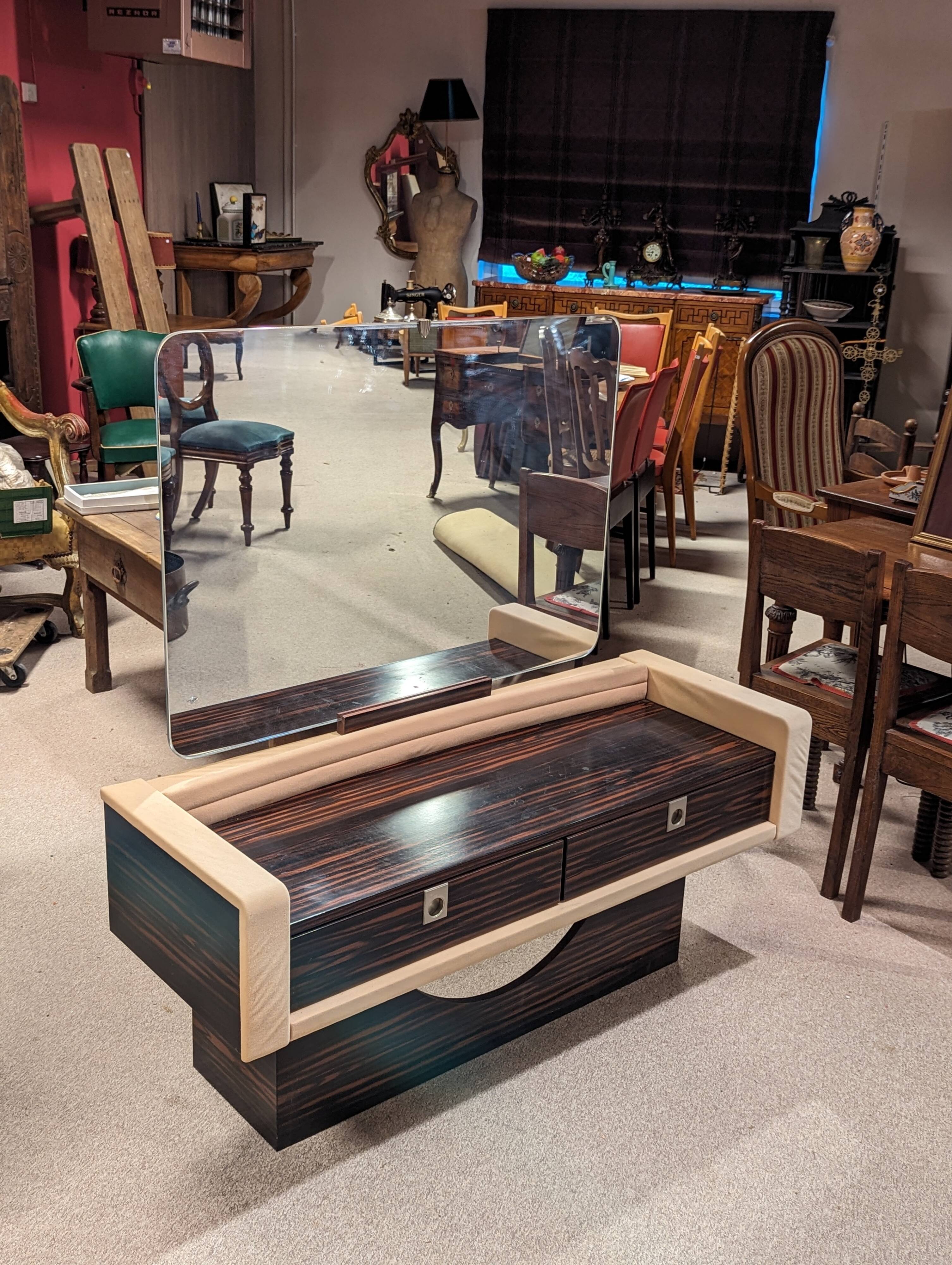 Vintage dressing table