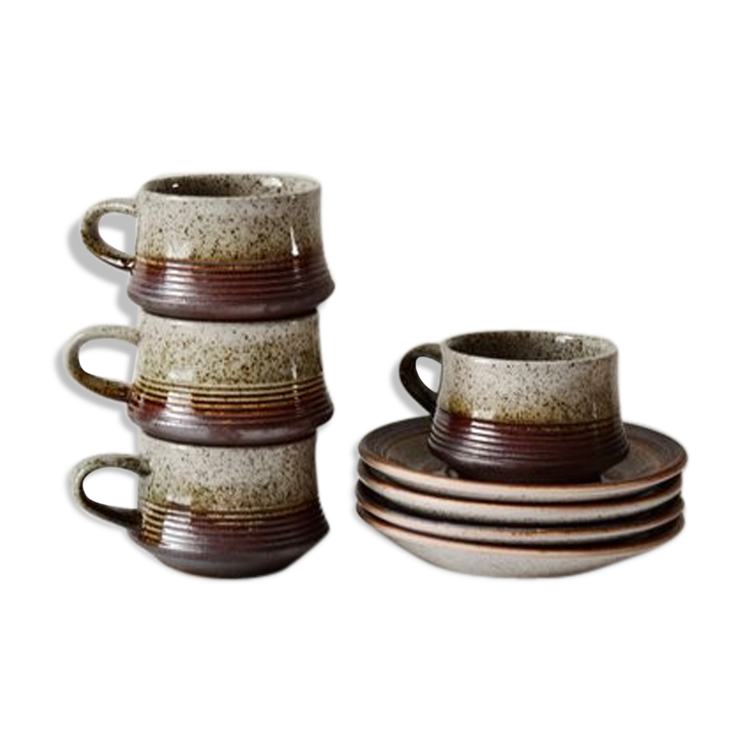 Cups and saucers in sandstone