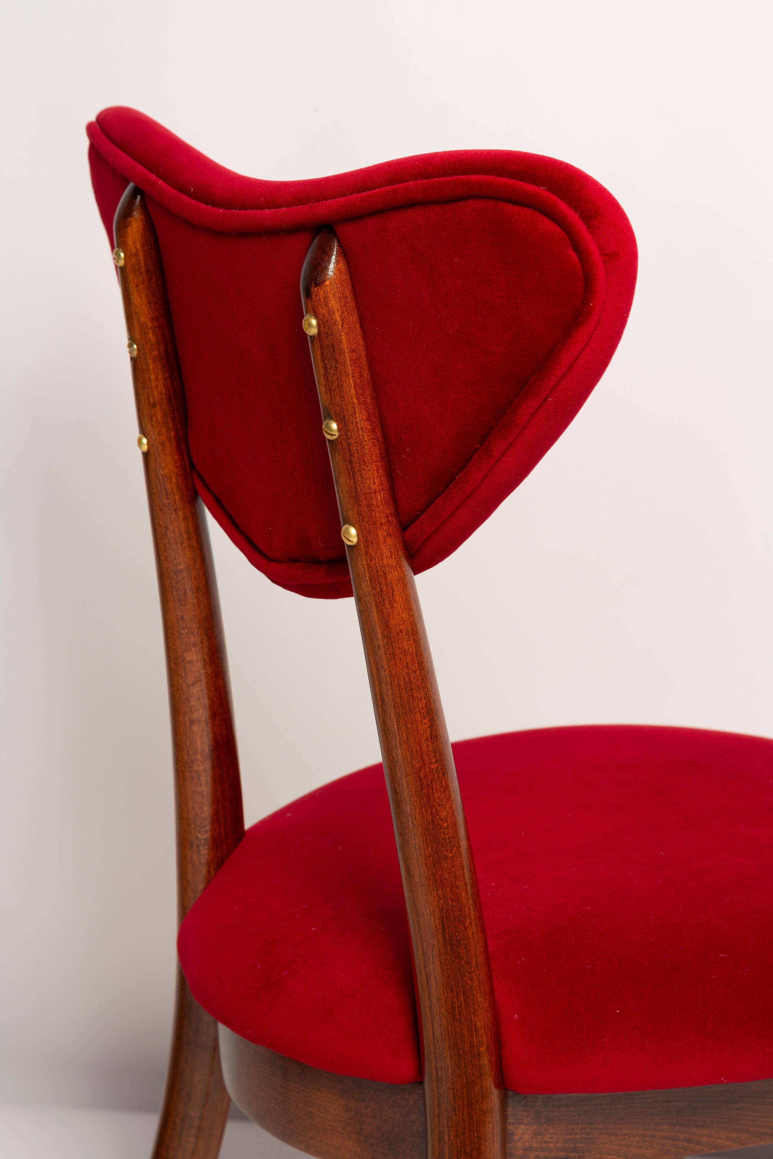 Heart-shaped chair in red velvet and beech wood, Poland, 1960s