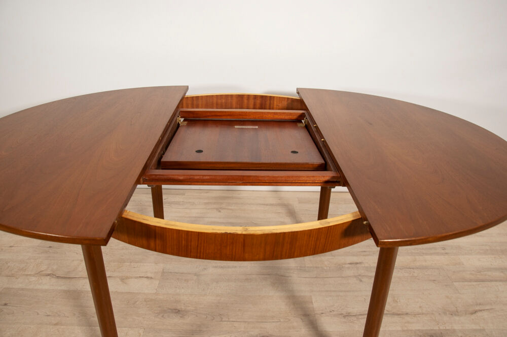 Round vintage extendable dining table from Mcintosh