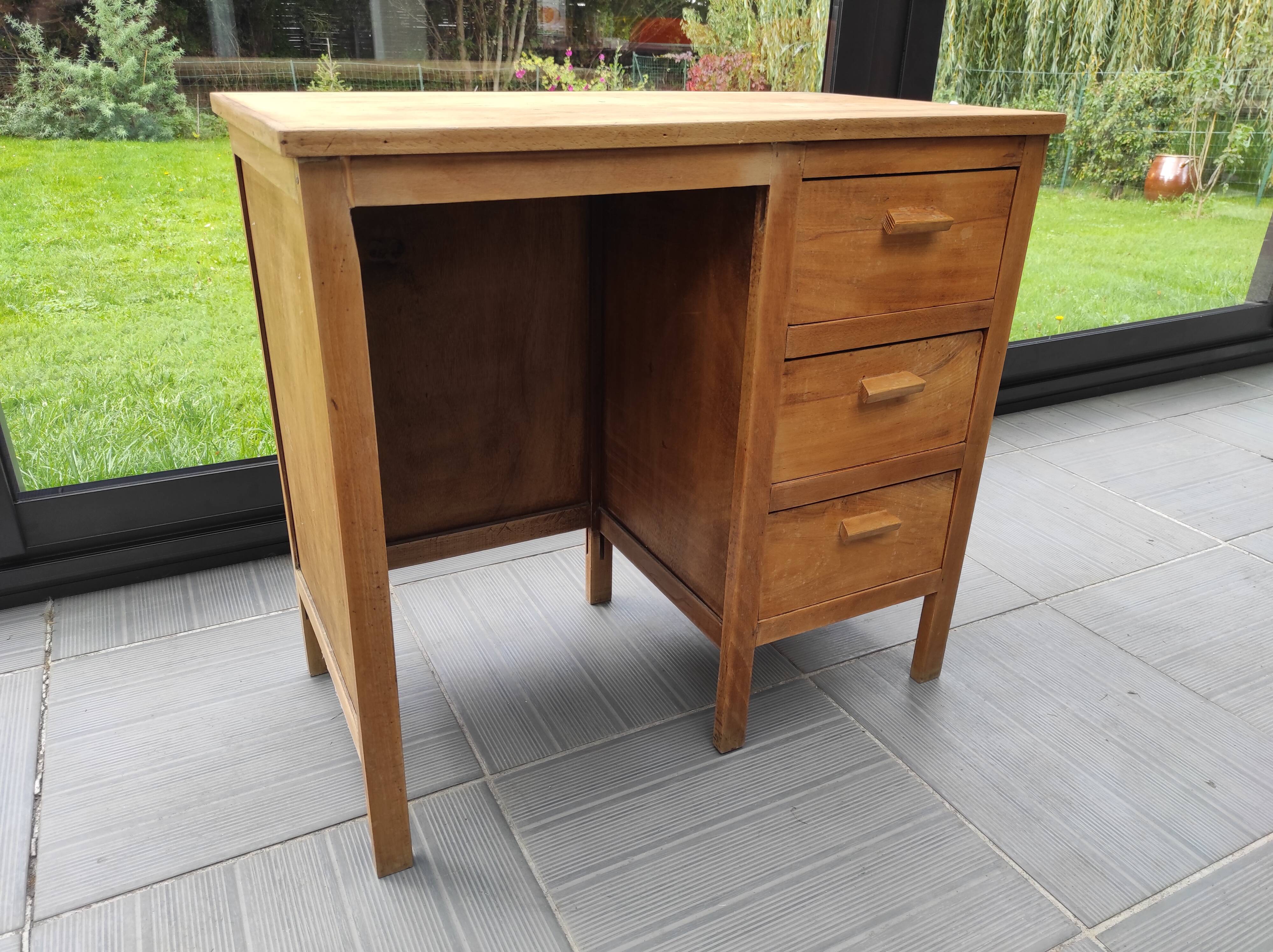 Small wooden desk three drawers