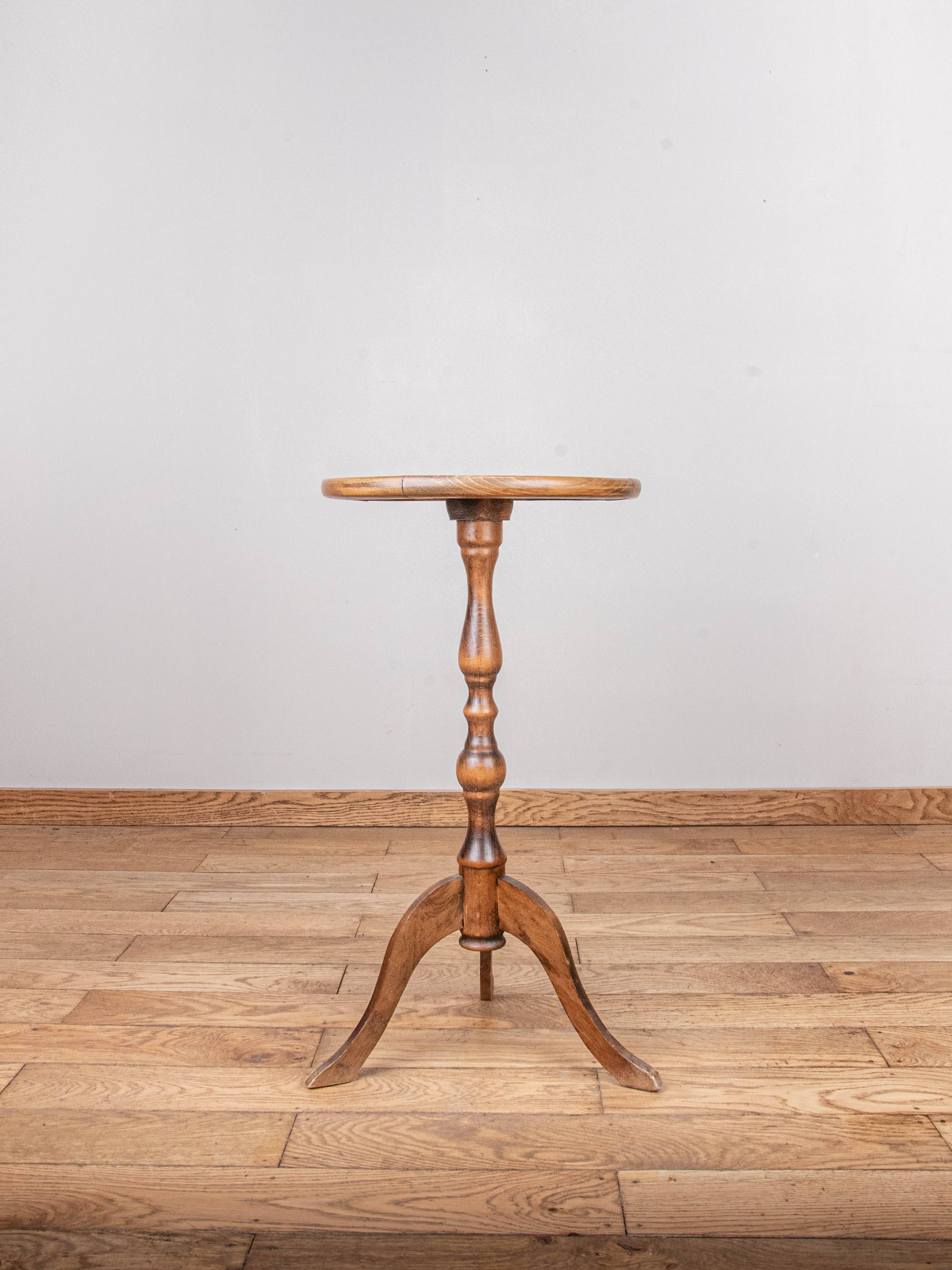 Antique pedestal table