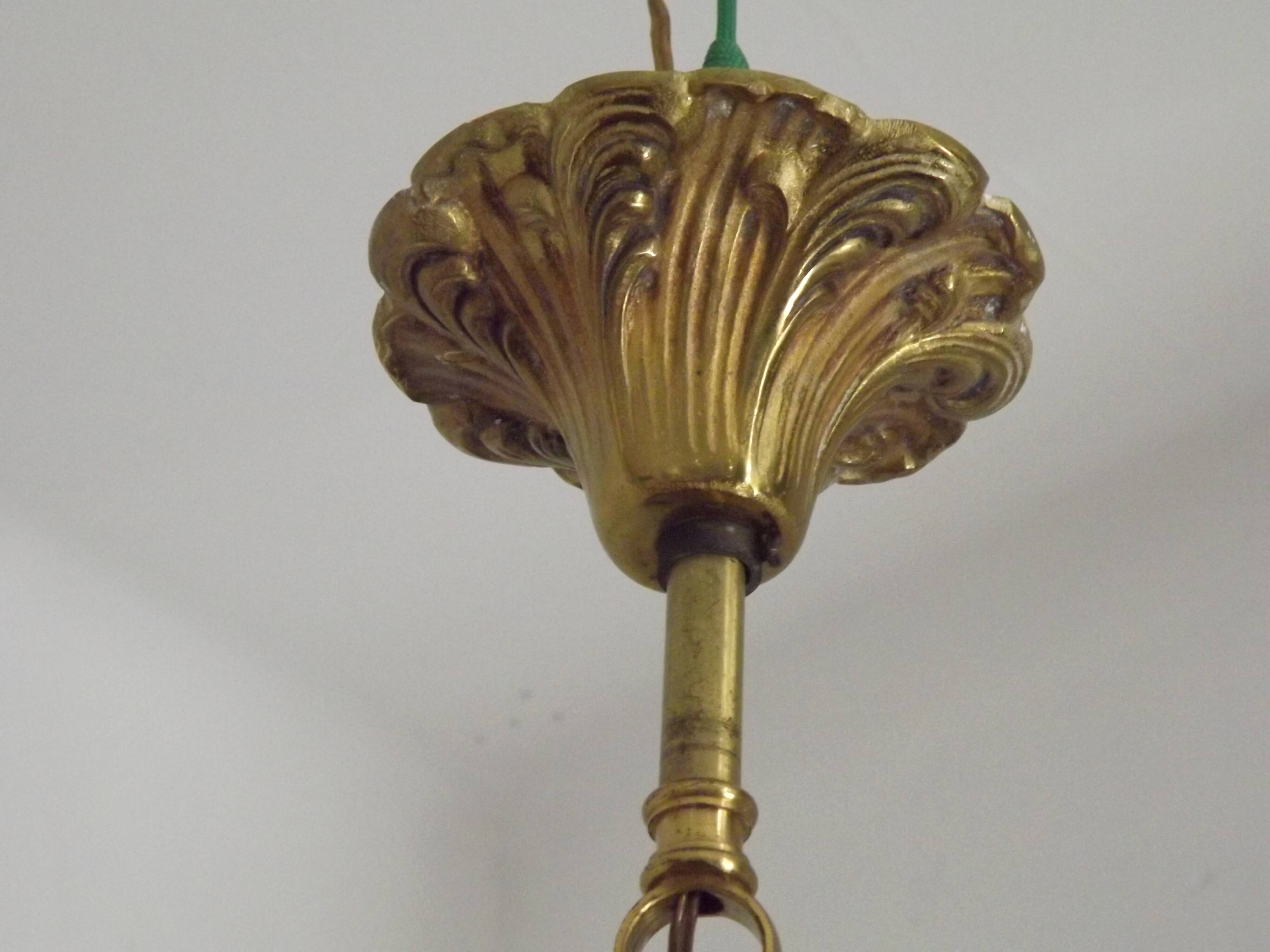 Lustre en bronze à 6 lumières, en cristal, en cage à 3 côtés de style Art Nouveau.