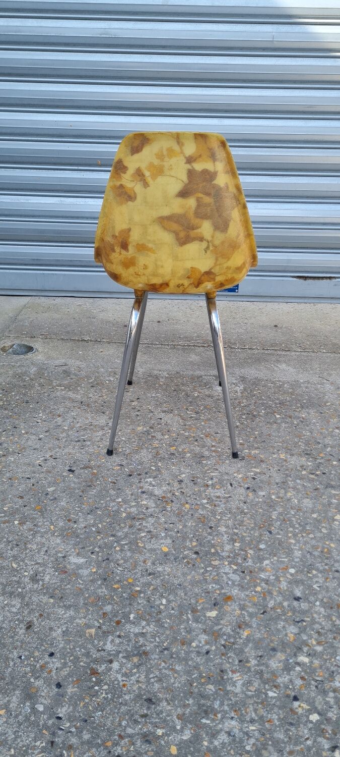 La Cigogne fiberglass chair