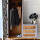 Asymmetrical cabinet