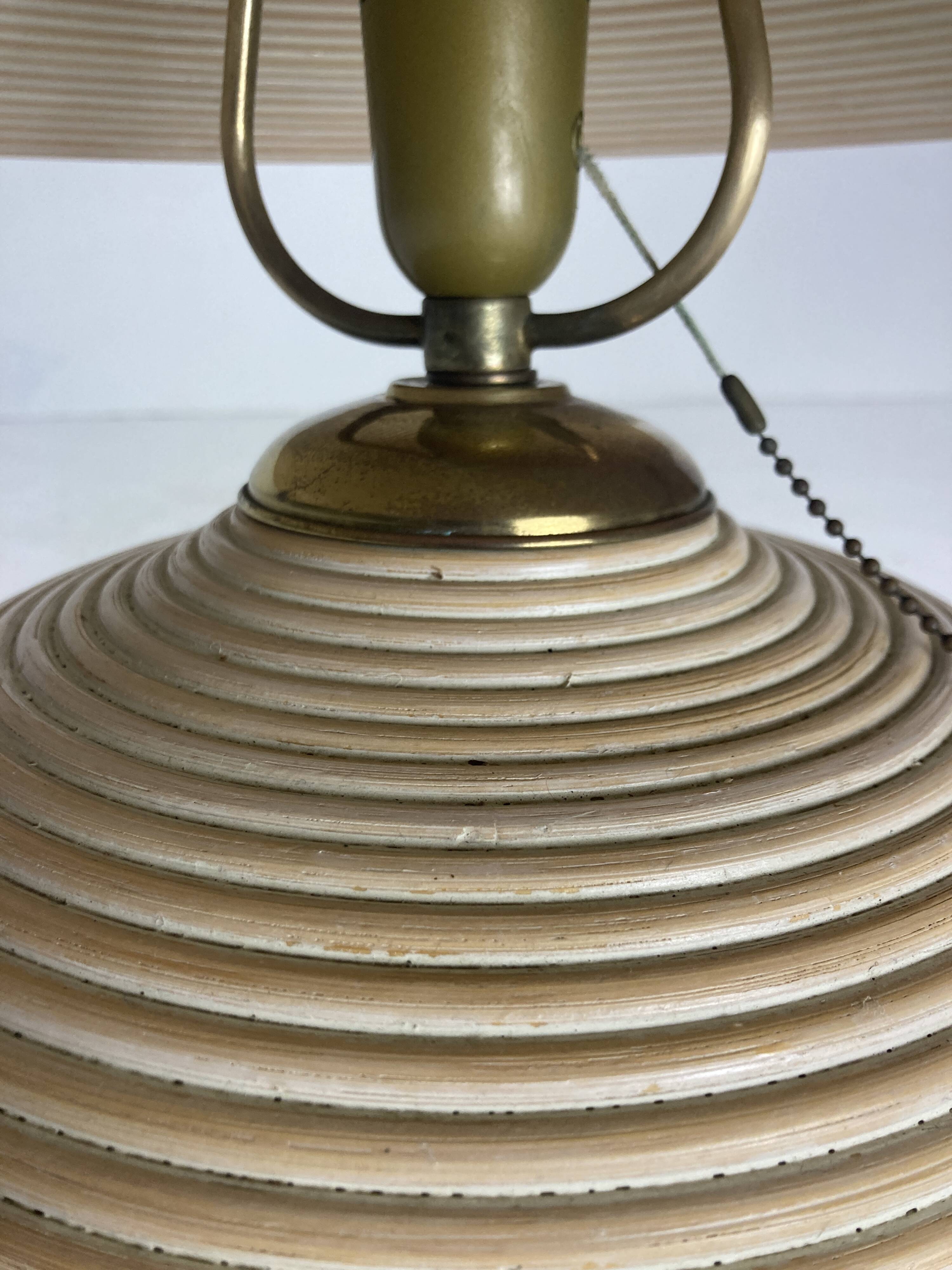Lampe de table "théière" en rotin et bambou, Italie, années 1970