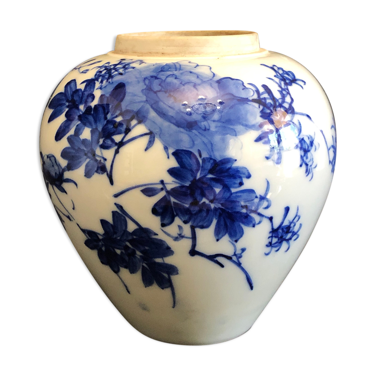 Vietnam 19th century vase made in China