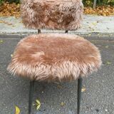 Chaise moumoute poilue beige rosé