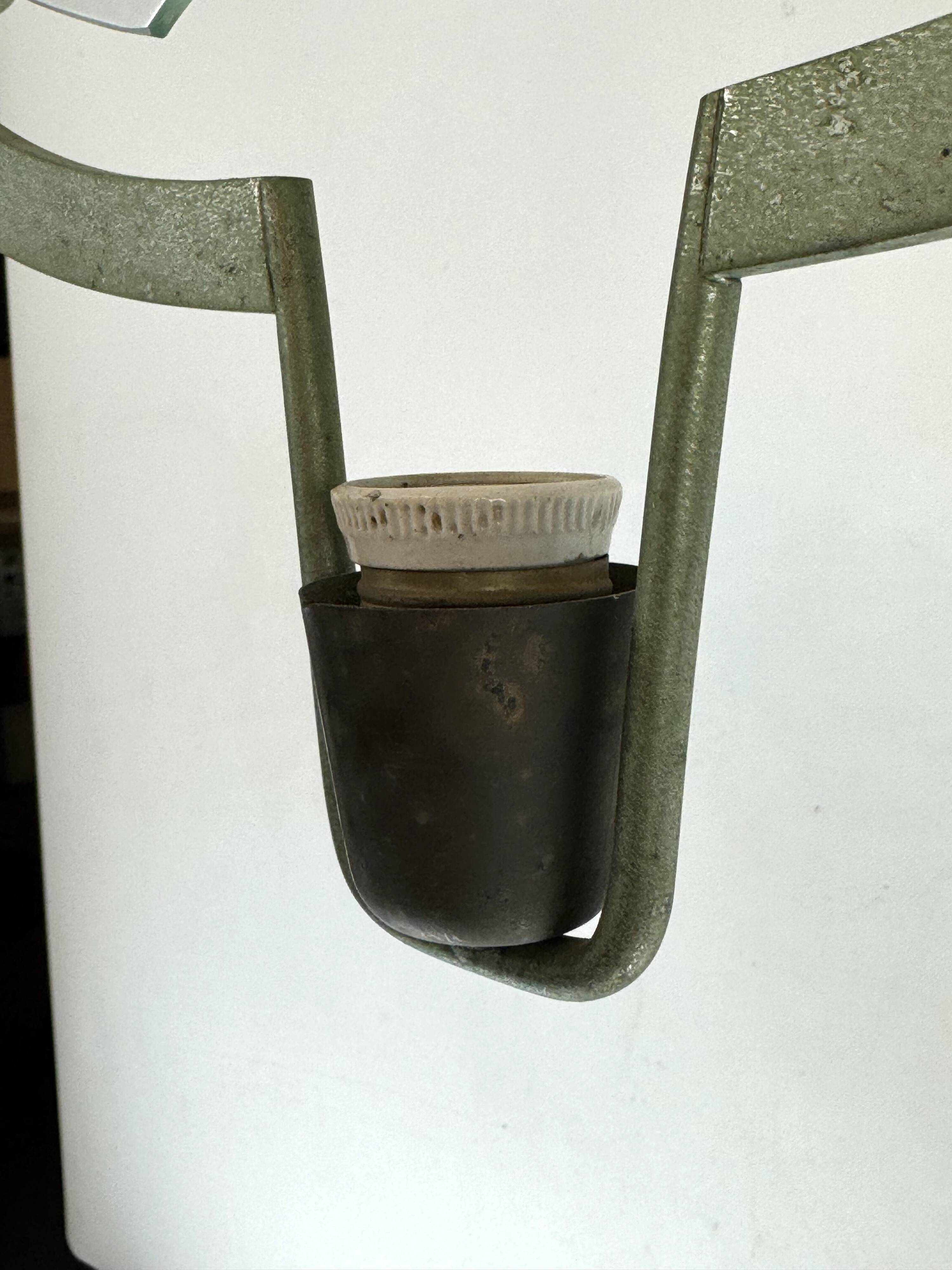 Pietro Chiesa, Art Deco chandelier in solid lacquered brass and glass. Italy 1930s