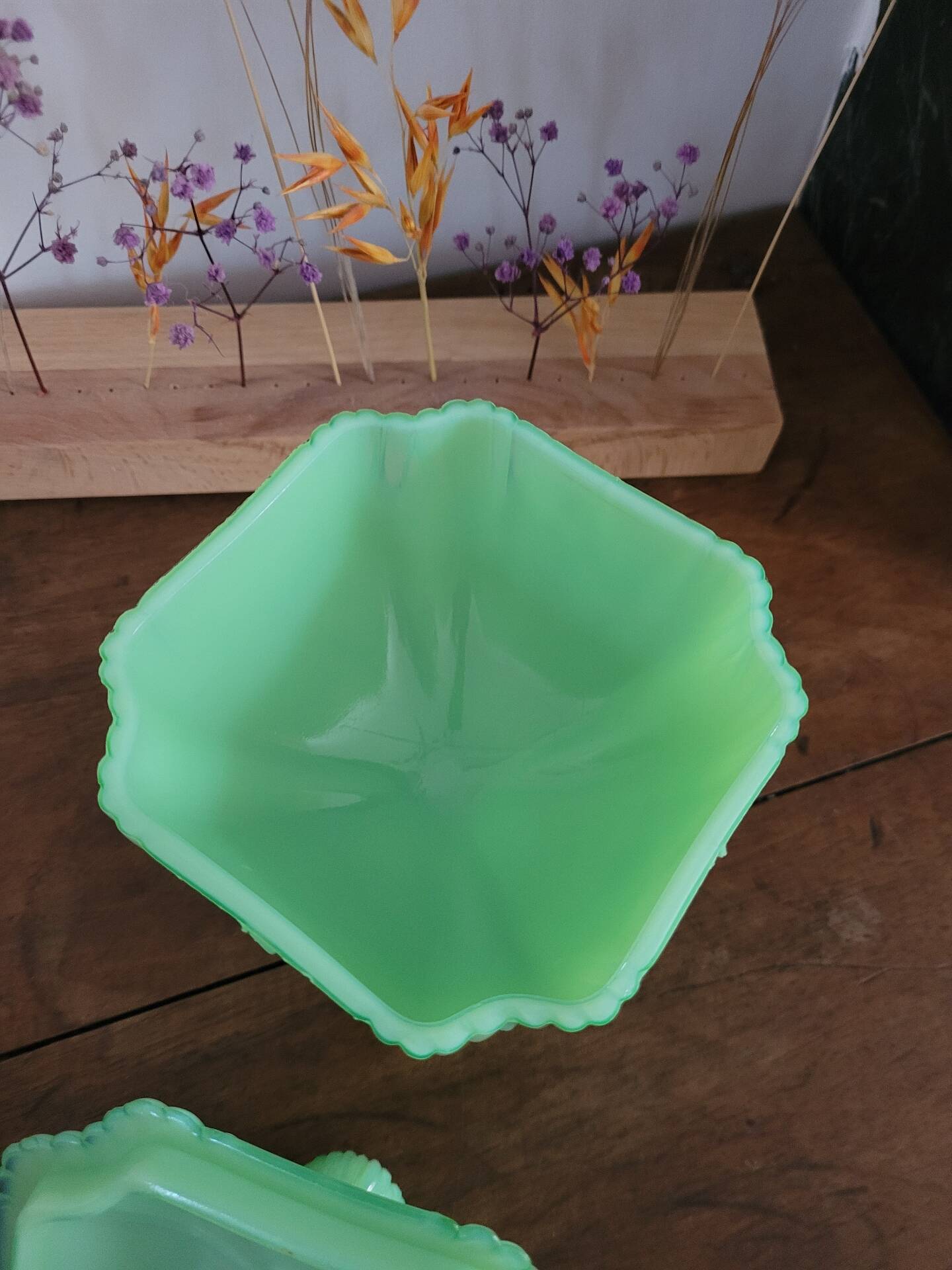 Green opaline bonbonnière
