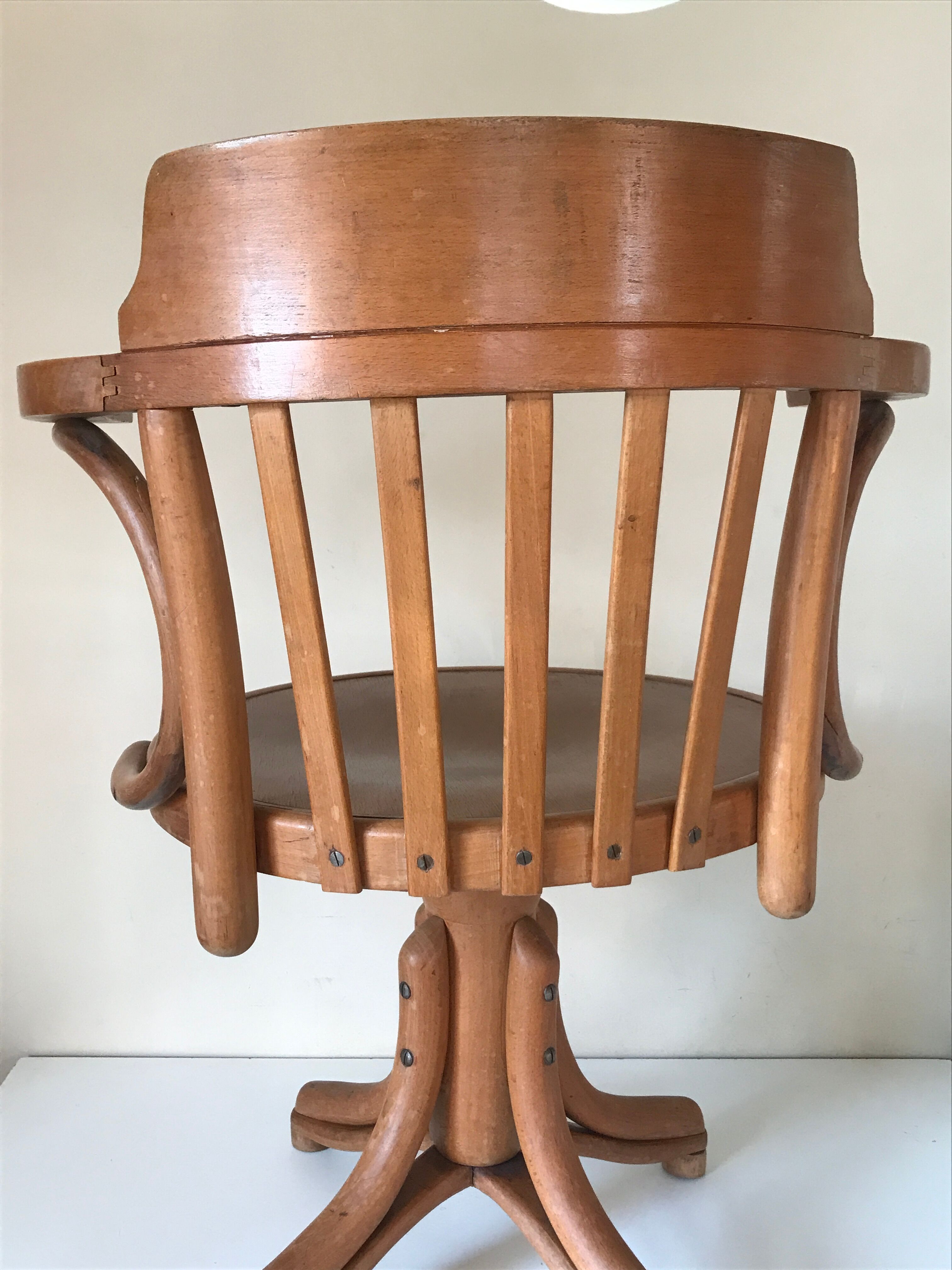 Fauteuil tournant thonet