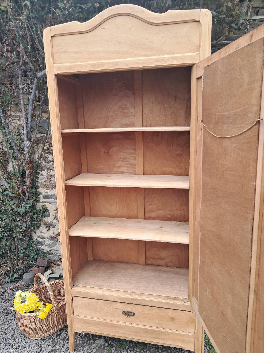 Armoire