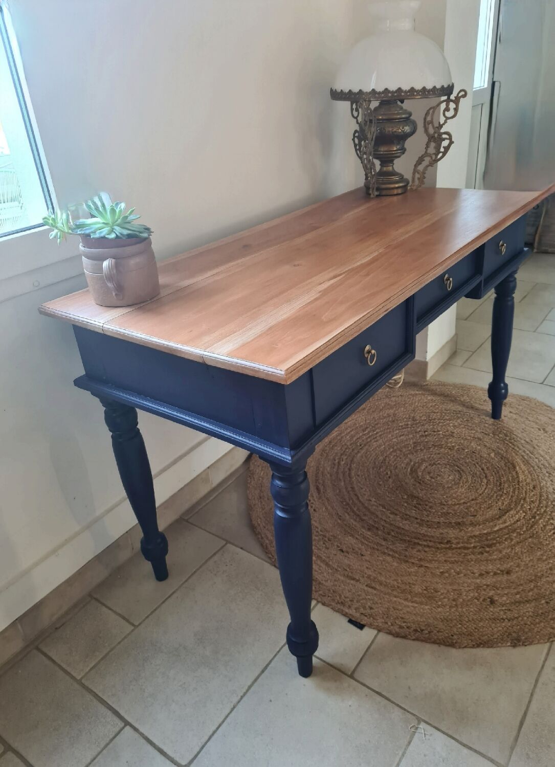 Bleu de Sèvres flat desk