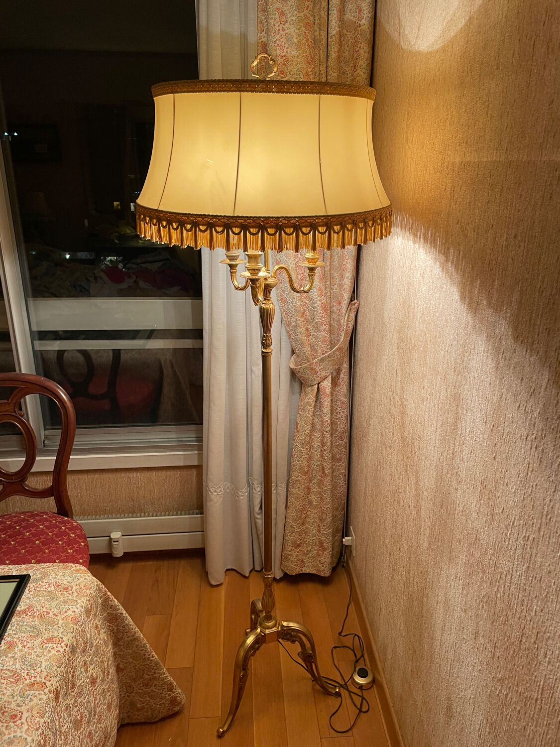 Solid bronze floor lamp Louis XVI style